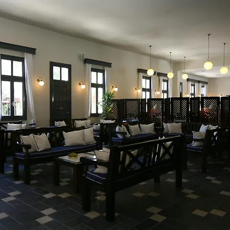 玫瑰湾酒店 Kamári