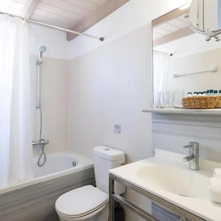 Rose Bay Otel 4*
