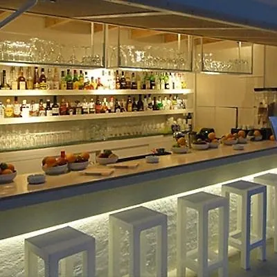 玫瑰湾酒店 Kamári