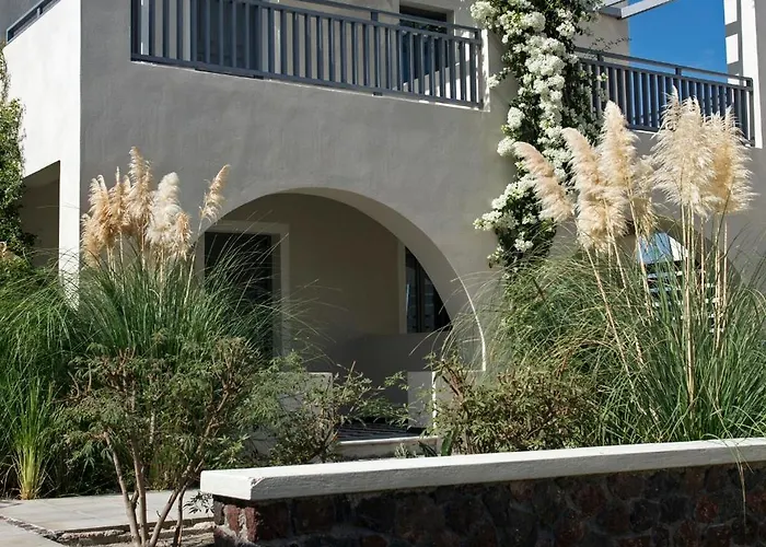 Rose Bay Hotel Kamári