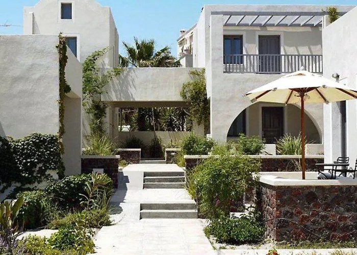 Rose Bay Hotel Kamári