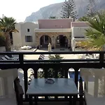 فندق روز باي Kamári