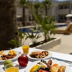 روز باي 4* Kamári