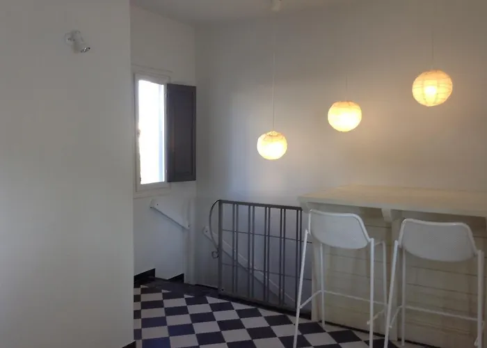 Rose Bay מלון 4*